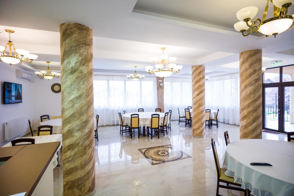 Hotel-Restaurant Ayan Piatra Neamt Ngoại thất bức ảnh